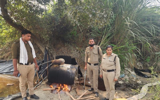 अवैध मदिरा निर्माण अड्डों को किया नष्ट, 4 अज्ञात अभियुक्तो के खिलाफ की गई कार्यवाही 